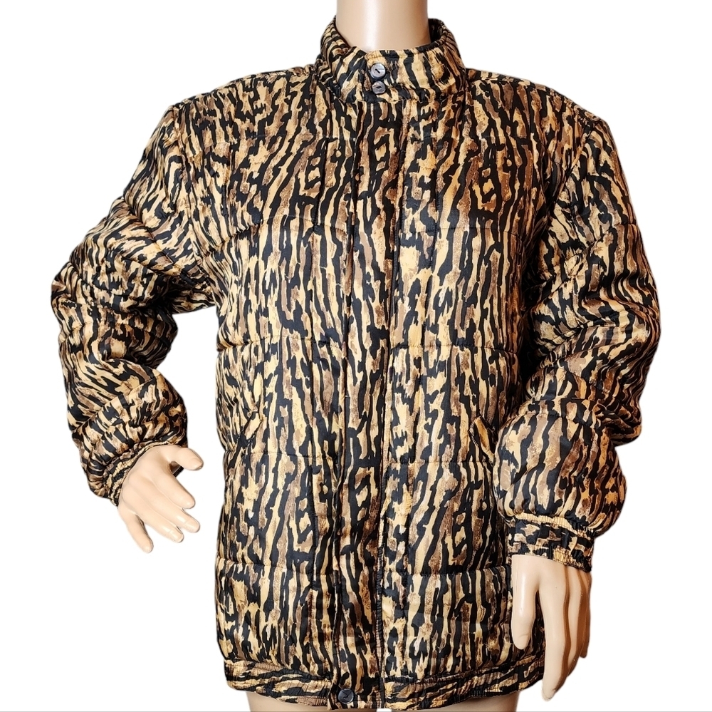 Clio 100% silk leopard zip up jacket.  Size medium petite. Like new.